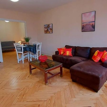 Ferienwohnung Le Spacieux Du Centre Agen Exterior foto